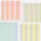 Servilletas Grandes Pastel con Rayas y Borde Ondulado