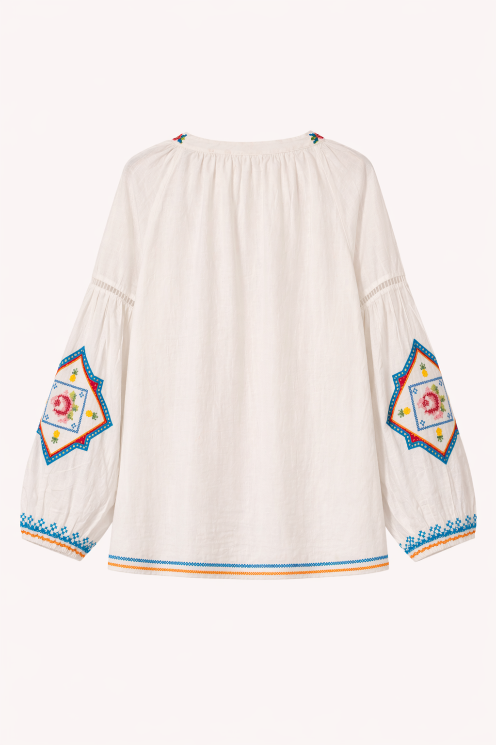Blusa Bordados Borlas