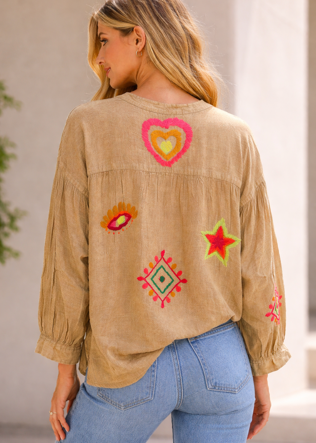 Camisa bordados Neón