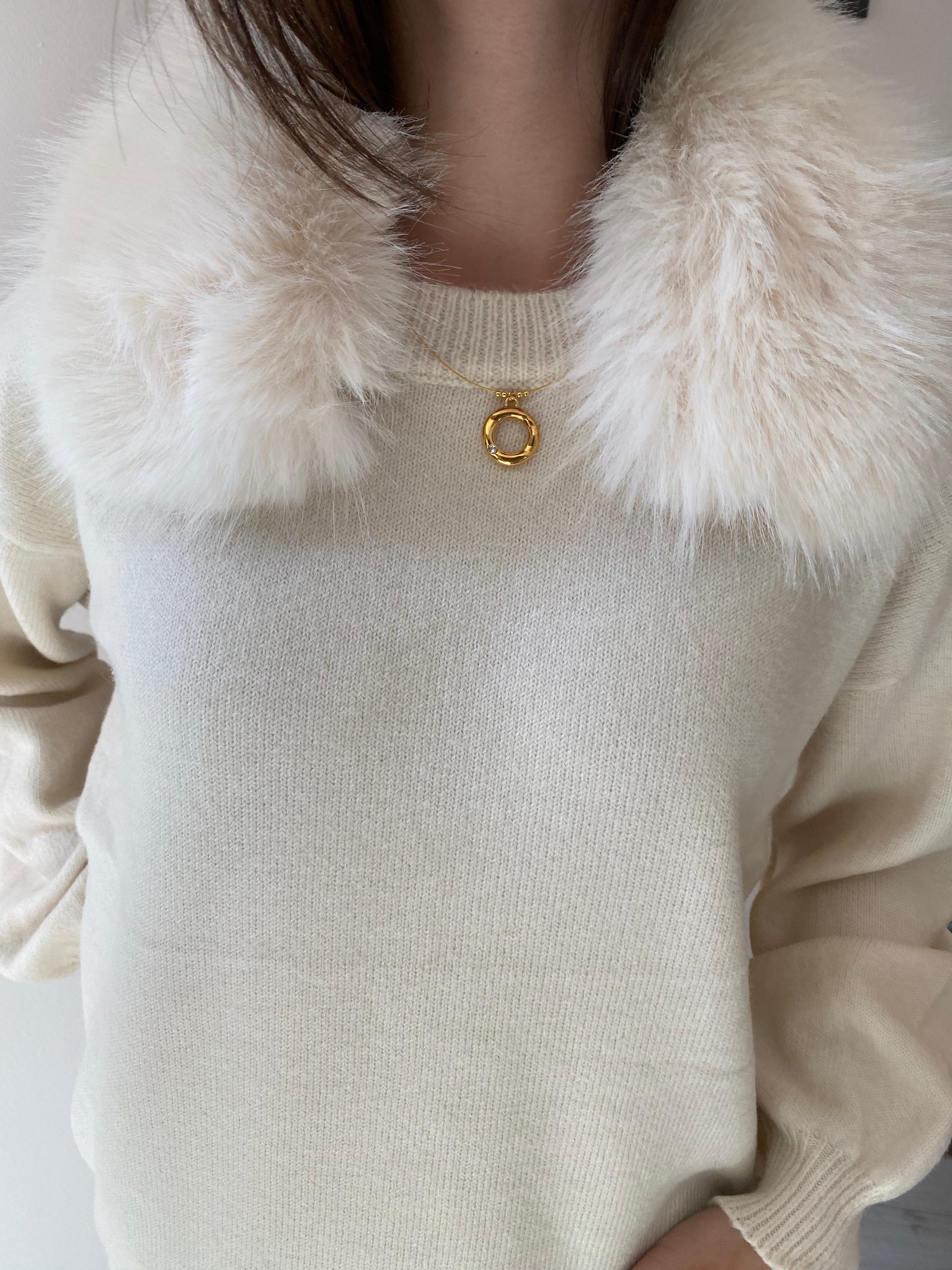 Cuello de pelo Blanco